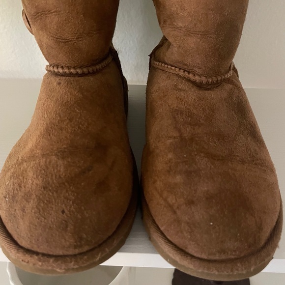 UGG Kids size 3 Bailey Button Triple - Picture 6 of 8